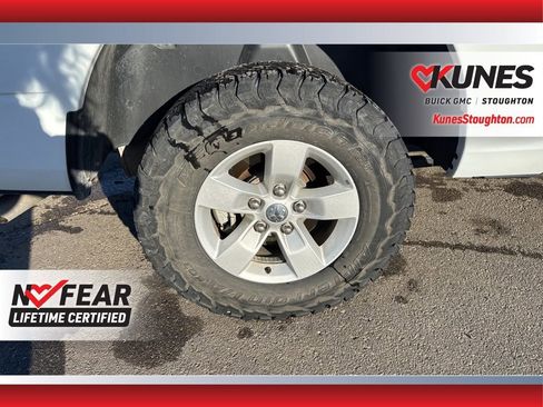 Used 2023 RAM 1500 Classic SLT w/ Electronics Group image 14