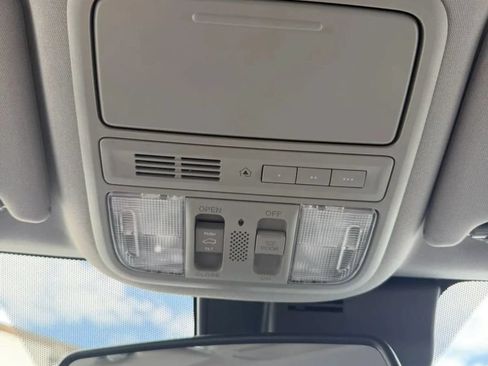 Used 2017 Honda Pilot Touring image 29