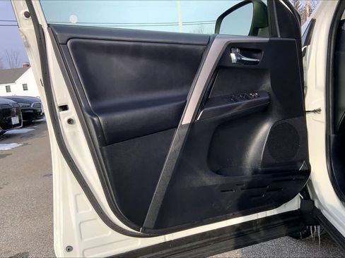 Used 2018 Toyota RAV4 XLE image 22