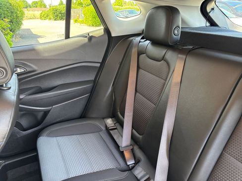 Used 2025 Chevrolet Trax LT image 39