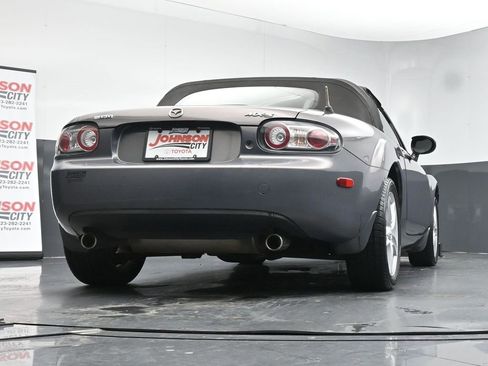Used 2006 MAZDA MX-5 Miata Touring image 34