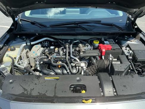 Used 2023 Nissan Sentra SR w/ SR Premium Package FWD image 17