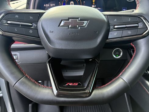 Used 2024 Chevrolet Traverse RS FWD image 30