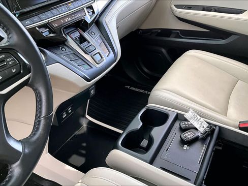 Certified 2025 Honda Odyssey EX-L image 16