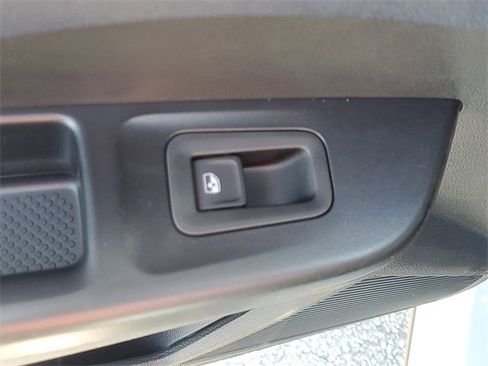 New 2025 Volkswagen Taos SEL image 17