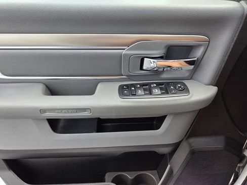 Used 2020 RAM 1500 Classic SLT w/ Luxury Group image 20