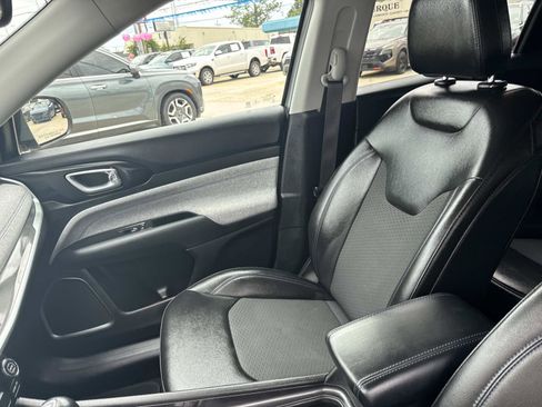 Certified 2022 Jeep Compass Latitude image 15