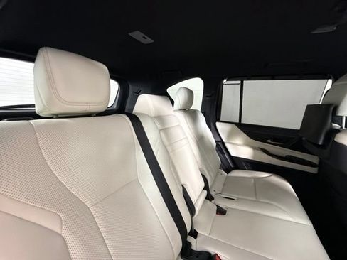 Used 2024 Lexus LX 600 4WD w/ Appearance Package image 31
