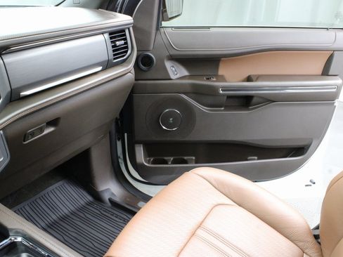 Used 2024 Ford Expedition Max King Ranch image 29