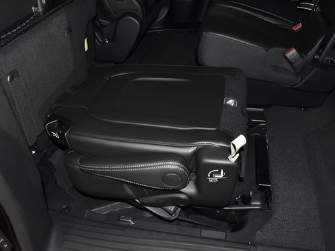 New 2026 Chrysler Pacifica Select w/ S Appearance Package FWD image 29