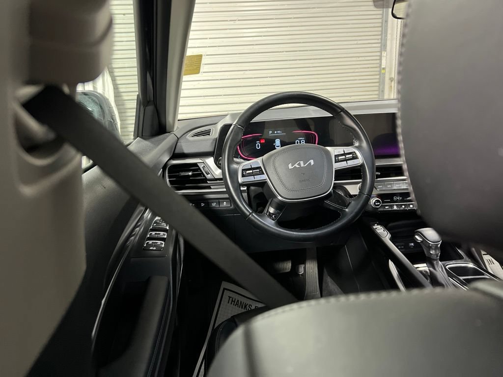 Used 2025 Kia Telluride S FWD image 19