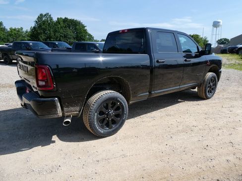 New 2026 RAM 2500 Big Horn AWD/4WD image 4