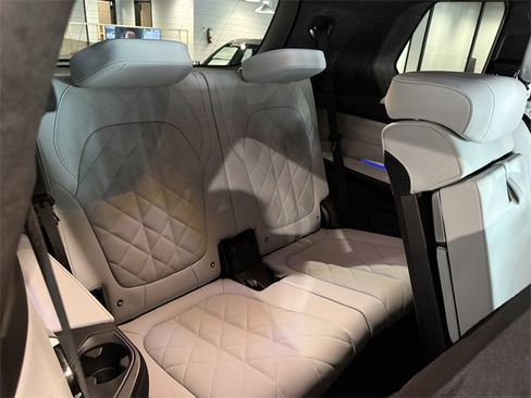 Used 2026 BMW X7 xDrive40i w/ M Sport Package image 30
