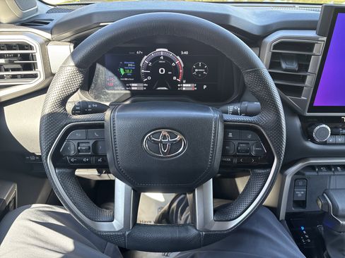 Used 2024 Toyota Tundra Limited AWD/4WD image 17