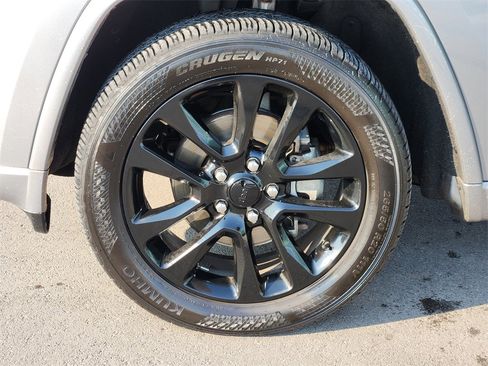 Used 2019 Jeep Grand Cherokee Altitude image 9