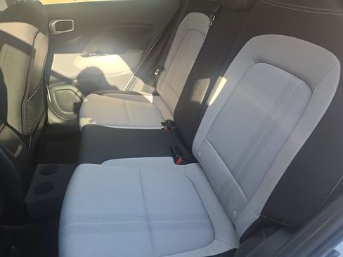 Certified 2022 Hyundai Venue SEL image 8