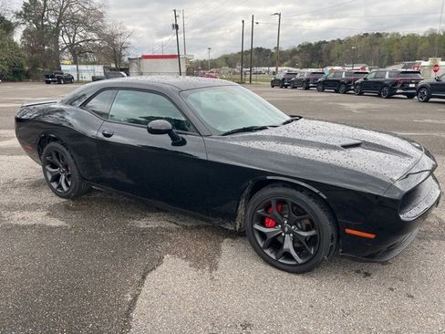 Used 2020 Dodge Challenger SXT w/ Plus Package image 3