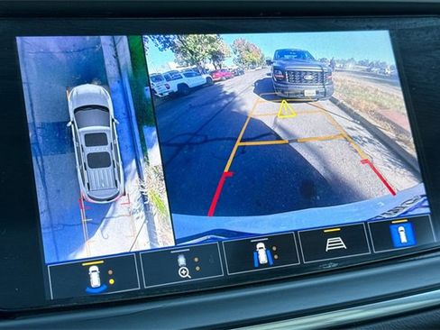 Used 2023 Buick Enclave Avenir w/ Avenir Technology Package image 28