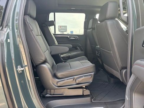 New 2026 Chevrolet Suburban RST AWD/4WD image 14