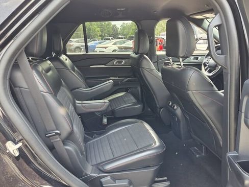 Used 2025 Ford Explorer ST-Line AWD/4WD image 17