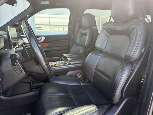 Used 2019 Lincoln Navigator Reserve AWD/4WD image 19