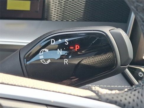 New 2026 Volkswagen Tiguan SE R-Line image 8