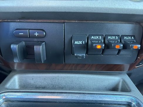 Used 2015 Ford F350 Lariat w/ Chrome Package image 22