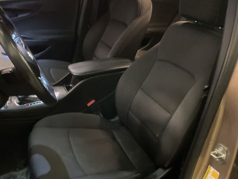 Used 2018 Chevrolet Malibu LT w/ Driver Confidence Package image 5