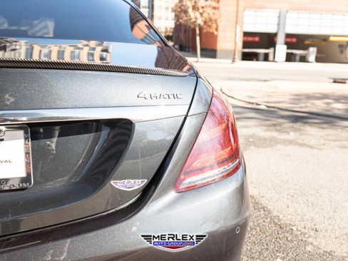 Used 2019 Mercedes-Benz S 560 4MATIC Sedan w/ Premium Package image 52