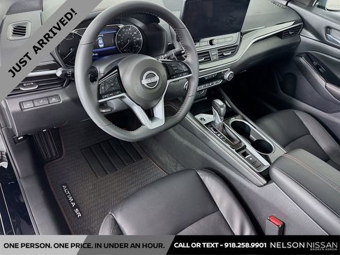 Certified 2025 Nissan Altima 2.5 SR w/ SR Premium Package image 9