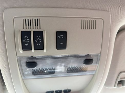 Used 2014 Cadillac Escalade ESV Platinum AWD/4WD image 31