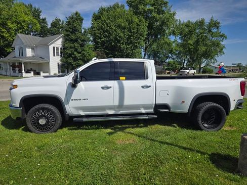 Used 2021 Chevrolet Silverado 3500 LTZ w/ LTZ Plus Package AWD/4WD image 3
