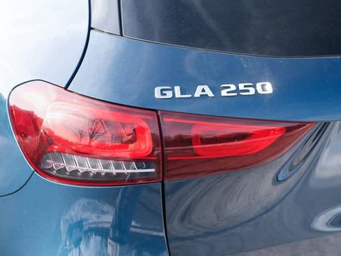 Used 2022 Mercedes-Benz GLA 250 4MATIC image 32