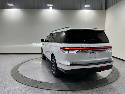 Certified 2023 Lincoln Navigator L Reserve AWD/4WD image 8