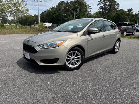 Used 2015 Ford Focus SE FWD image 26