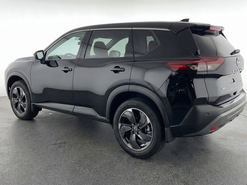 Used 2025 Nissan Rogue SV AWD/4WD image 6