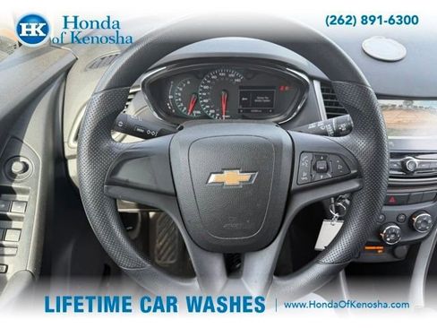 Used 2017 Chevrolet Trax LS FWD image 8