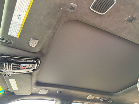 Used 2022 Jeep Grand Wagoneer Series III w/ Flexible Seating Group AWD/4WD image 15