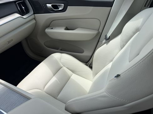 Certified 2024 Volvo XC60 B5 Plus w/ Protection Package Premier AWD/4WD image 16
