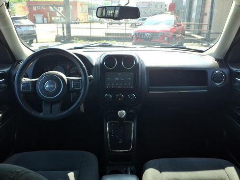 Used 2015 Jeep Patriot Latitude AWD/4WD image 10