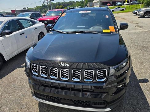 Used 2025 Jeep Compass Limited AWD/4WD image 7