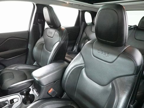 Used 2022 Jeep Cherokee Limited image 12