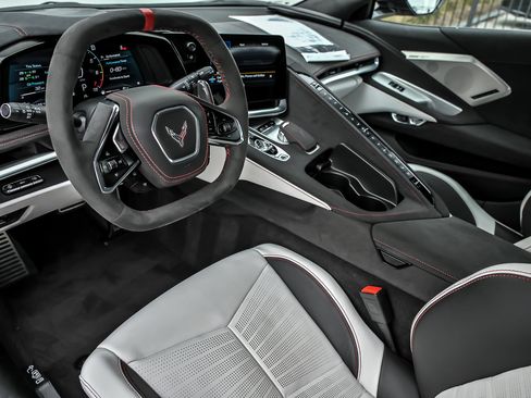 Used 2023 Chevrolet Corvette Stingray Premium Conv w/ Z51 Performance Package RWD image 26