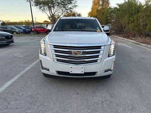 Used 2020 Cadillac Escalade ESV Platinum image 3