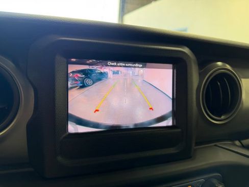 Used 2023 Jeep Wrangler Unlimited Sport AWD/4WD image 16