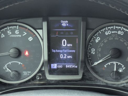 Used 2019 Toyota Tacoma TRD Off-Road AWD/4WD image 23