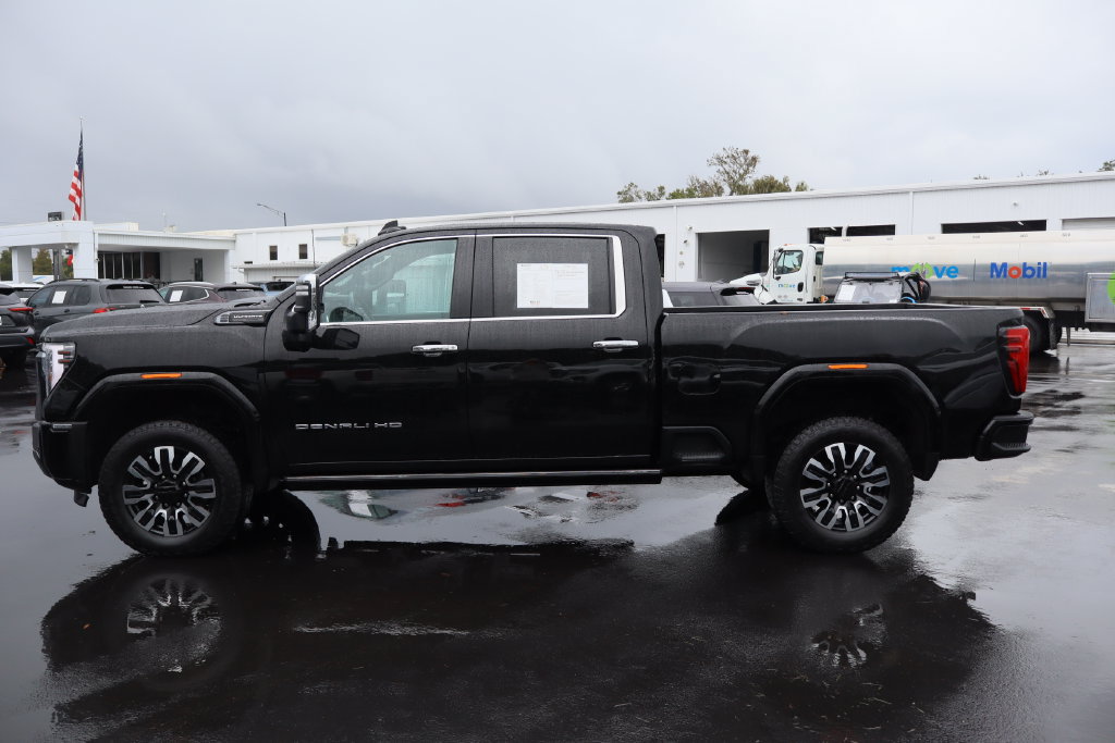Certified 2024 GMC Sierra 3500 Denali Ultimate AWD/4WD image 6