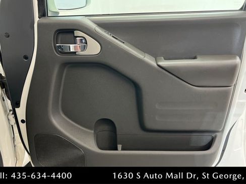 Used 2018 Nissan Frontier PRO-4X AWD/4WD image 22