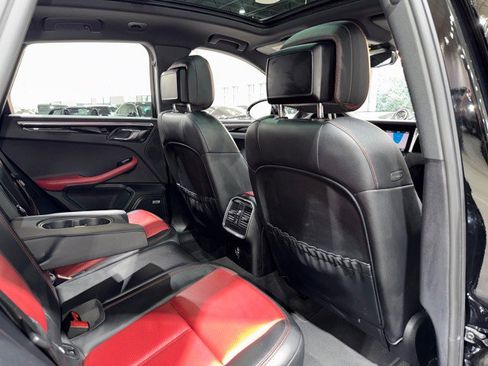 Used 2021 Porsche Macan image 63