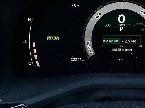 Used 2025 Toyota Camry LE image 37